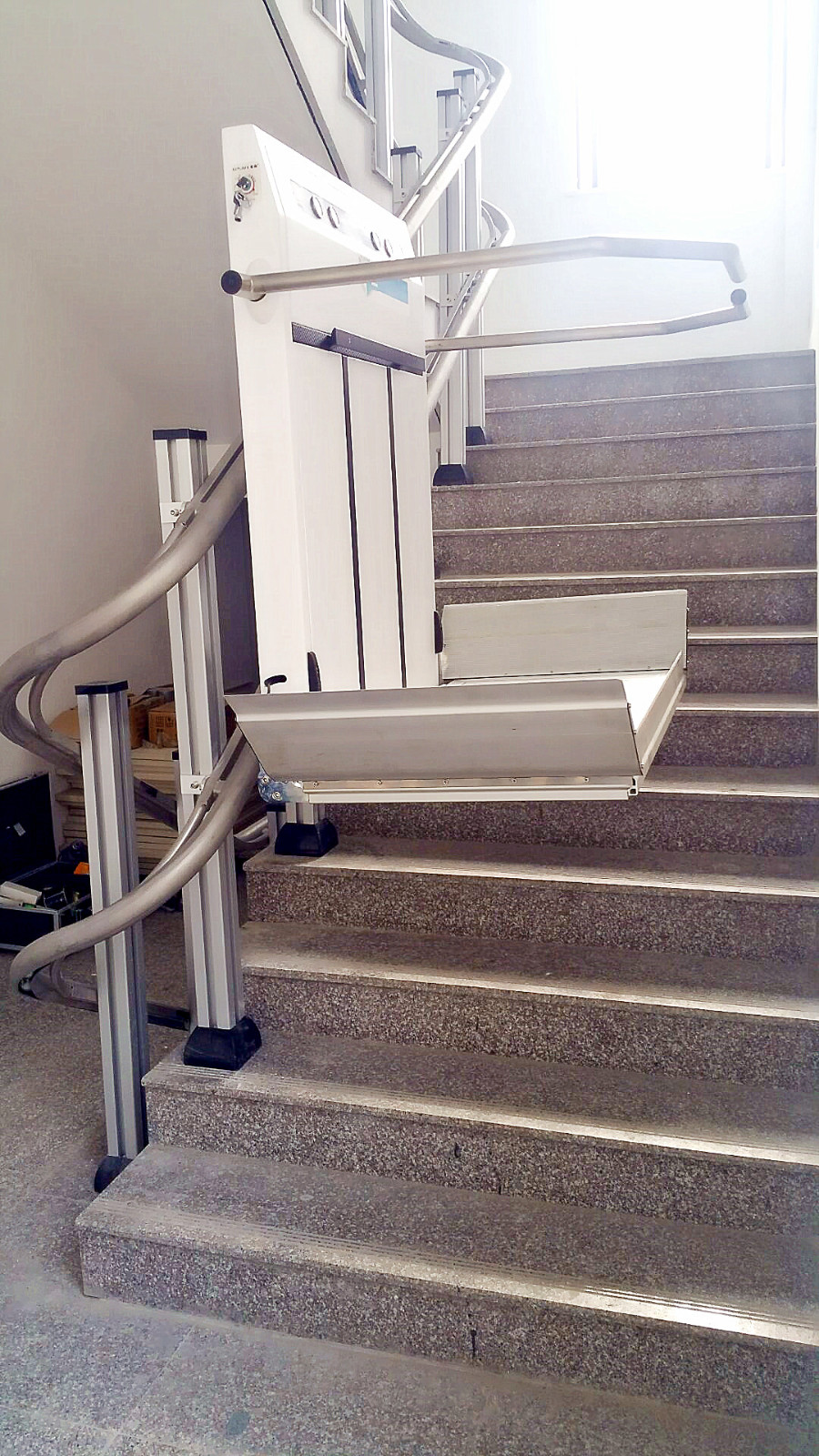 QQ圖片20170620191636_副本.jpg 斜掛式升降平臺(tái)